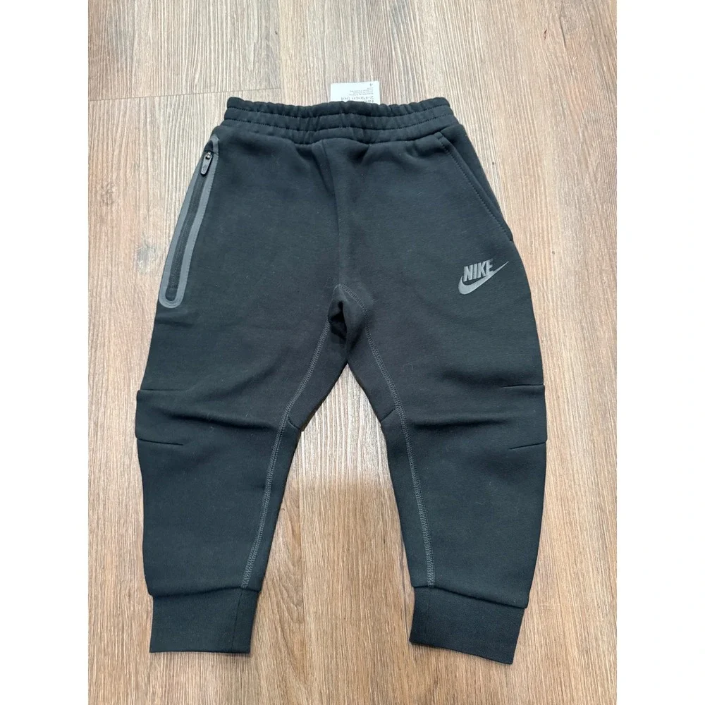 Nike Kids Tech Fleece Joggers Black Sweatpants Size 4 XS 3-4 Years‎ L050-023-324